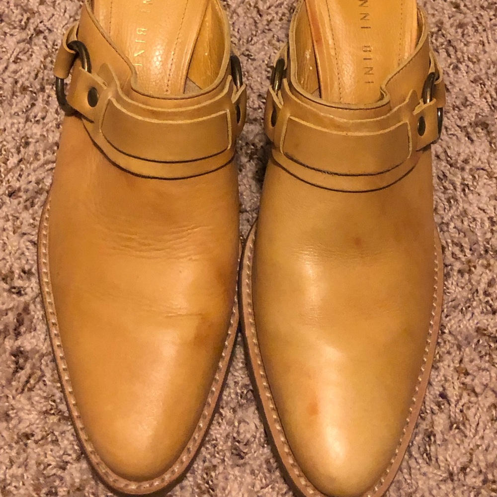 Women’s Shoes